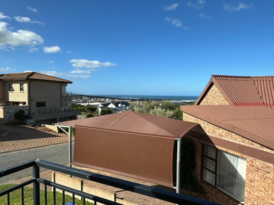 5 Bedroom Property for Sale in Stilbaai Wes Western Cape